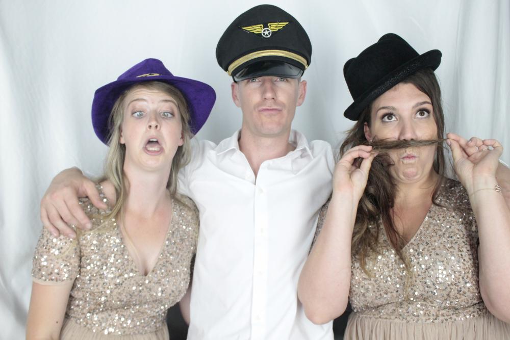 Mr & Mrs Guillen | View more photos from the event at gallery.myphotoboothexperience.co.uk/u/MyPhotoBoothExperienceLtd/Mr-Mrs-Guillen